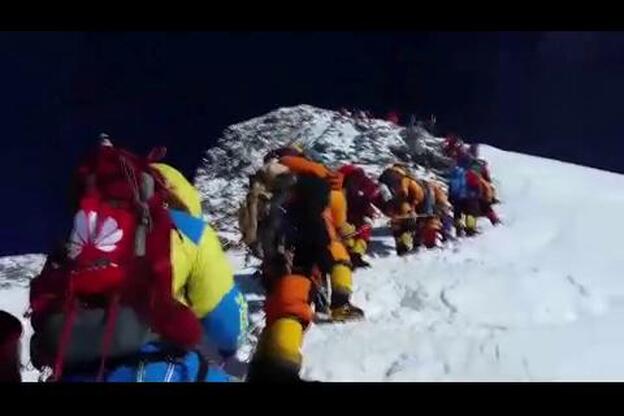 Kami Rita bate su propio récord al coronar el Everest