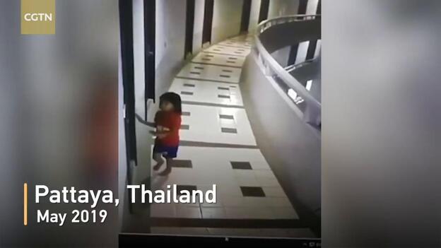 Sobrevive tras caer al vacío sonámbula