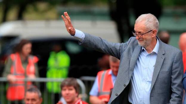 El Brexit de May vuelve a quedarse sin apoyos