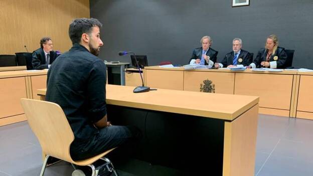 Seis años de cárcel por abusar de su hijastra y de una amiga del colegio