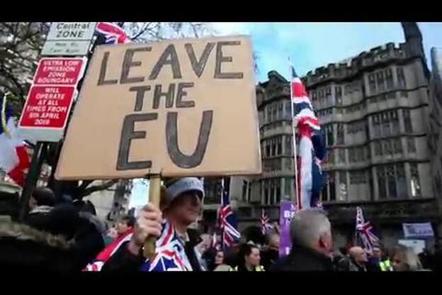 El Partido del Brexit arrasa en las europeas tras primeros escrutinios