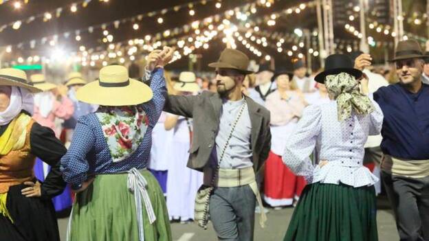 Échese una polca entre pacto y pacto en Fuerteventura