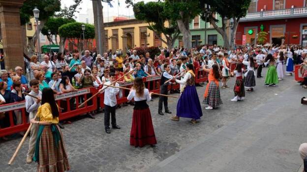 Los escolares de Gáldar dan vida a la romería más genuina