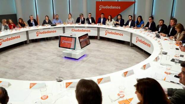 El veto de Ciudadanos a negociar con Vox obstaculiza los pactos de la derecha