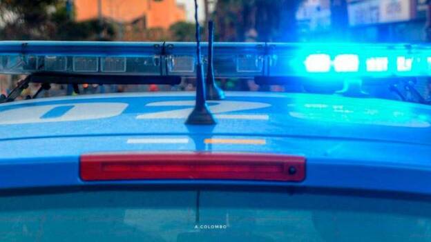 Muerde y desgarra la oreja a un hombre