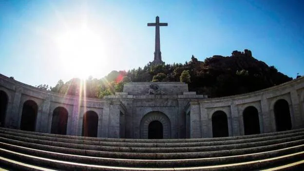 El Supremo suspende cautelarmente la exhumación de los restos de Franco del Valle de los Caídos