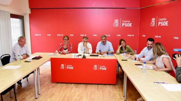 El PSOE reúne el viernes a toda la izquierda, CC abre su ronda con el PP