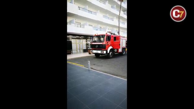 Seis afectados por inhalación de humo en el incendio de un hotel en el Sur