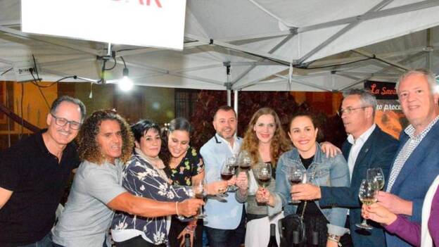Noche de vinos y pinchos en la Plaza de Santiago de Gáldar