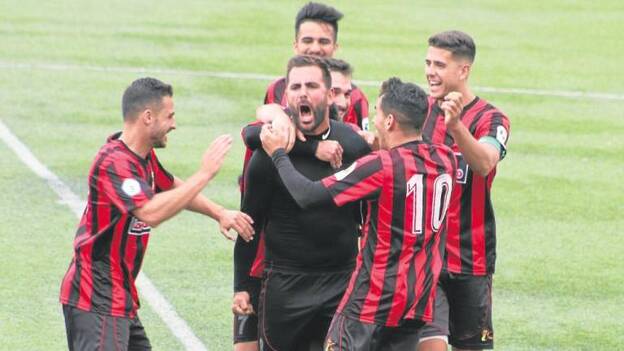 Golpe en la mesa del Viera ante el Lorca para seguir soñando