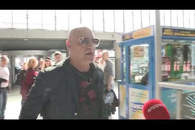 Kiko Matamoros arropa a su novia