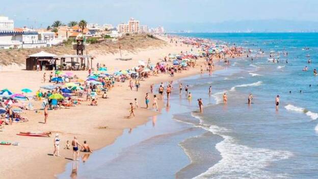 Cinco detenidos por abuso sexual a una mujer en una playa nudista valenciana