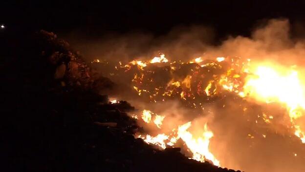 Incendio en un vertedero ilegal de Agüimes