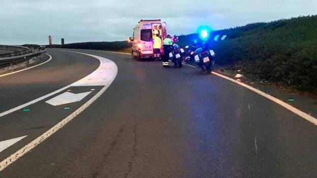 Un motorista herido en la autovía marítima