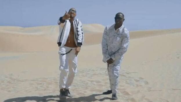 Boateng graba un videoclip en las dunas