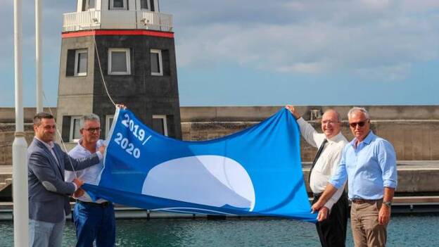 Puerto Calero renueva su bandera azul