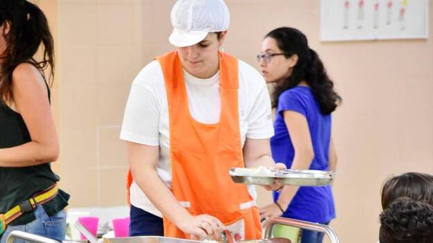 Los comedores escolares arrancarán este lunes con una decena de niños