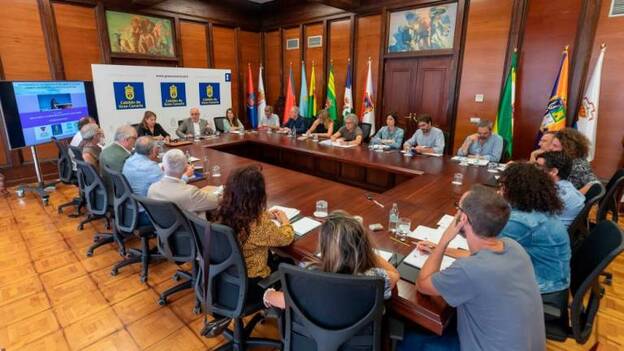 NC y PSOE se citan el lunes para tratar de sellar el pacto insular