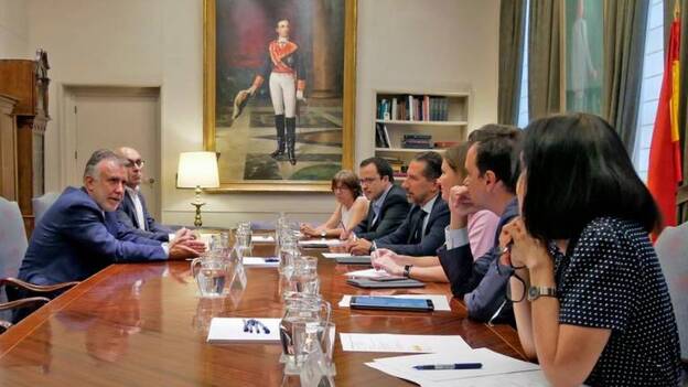 Fomento asegura que Canarias no cumple el convenio de carreteras