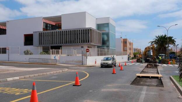 El pleno acuerda paralizar las obras de la tubería por El Charco