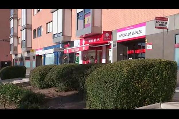 El paro cae en 4.253 personas, el menor recorte desde 2008