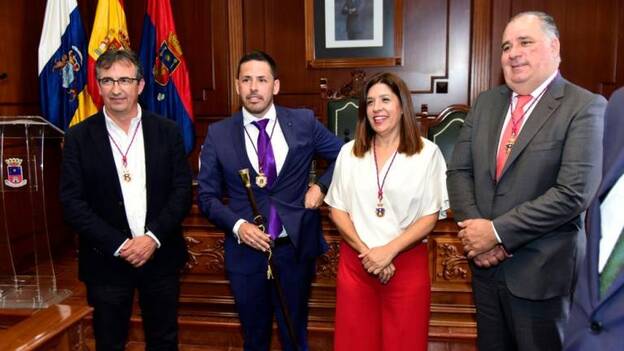 El alcalde cesa a su mujer y exedil para evitar que estallara el pacto