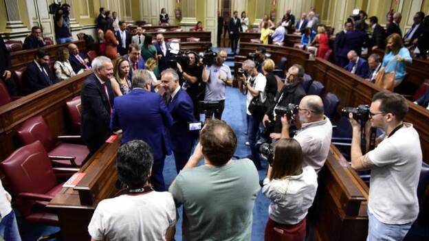 El Parlamento no toca las retribuciones