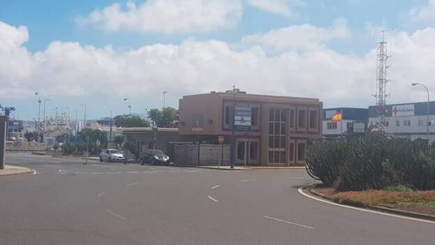 La cabeza de un migrante huido le delató en el control del Puerto