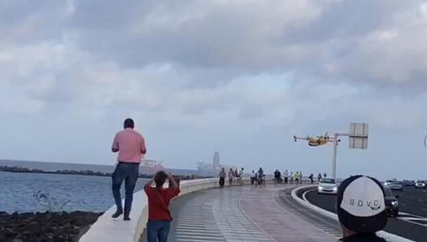 Se incorpora otro hidroavión, tras una avería del primero