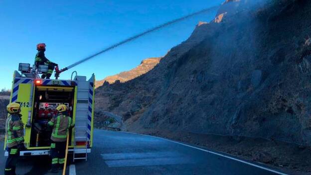 Bomberos majoreros ayudaron a salvar viviendas