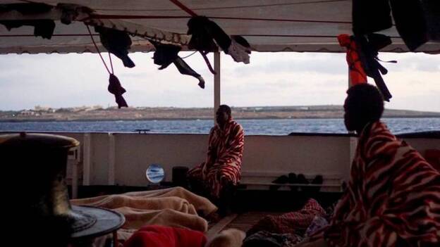 Carmen Calvo al Open Arms: «Hemos ofrecido todo, el puerto más cercano, pero no podemos llevar nuestros puertos a Italia»