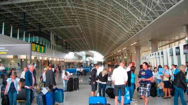 Detienen a un hombre en el aeropuerto de Fuerteventura por falsificar su documentación para viajar a Reino Unido
