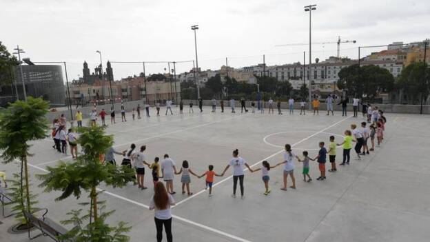 San Nicolás estrena un espacio de ocio ideado por menores del barrio