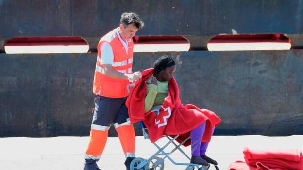 Llega una patera con 24 inmigrantes a Gran Canaria, entre ellos una mujer embarazada