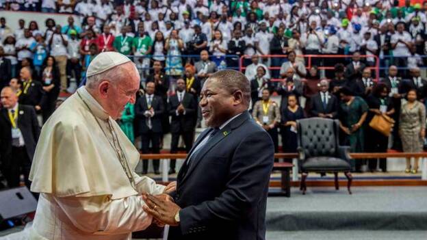 El papa concluye su viaje a Mozambique denunciando la corrupción