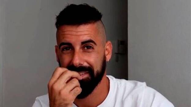 Jonathan intenta recuperar a Yoli