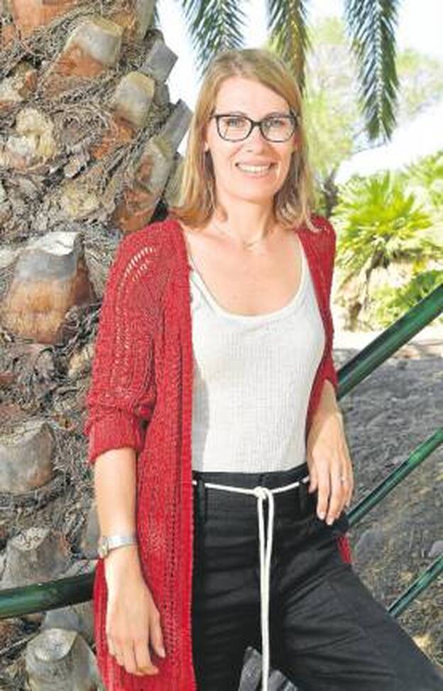 Ani Maurer, portada C7