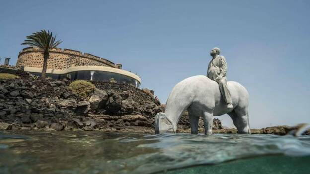 El Cabildo dice a deCaires que su obra «daña la imagen de César»