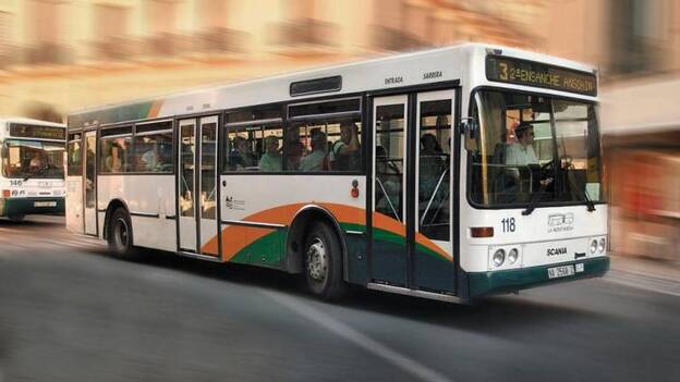 En guagua al hospital para dar a luz