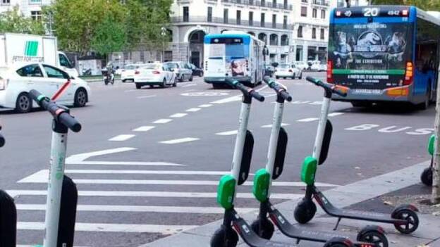 Usar el móvil mientras montamos en bici