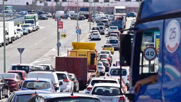 Atasco monumental en la fiesta de la bici de la capital