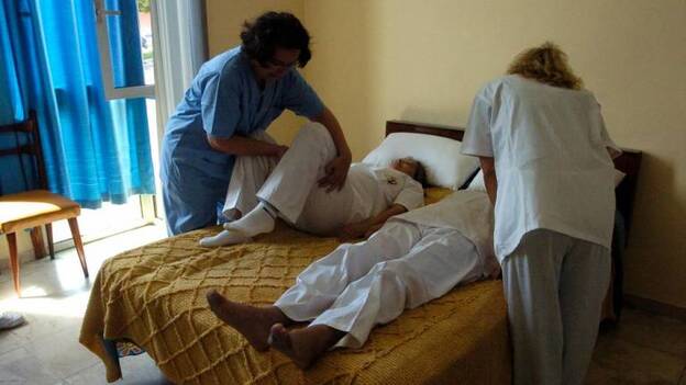 El alcalde garantiza la ayuda a domicilio y niega los retrasos