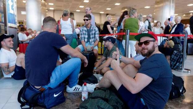 Thomas Cook dejó en tierra a 35.000 turistas en Canarias