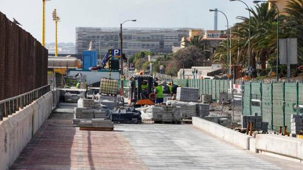 Un ascensor tras la Casa del Niño