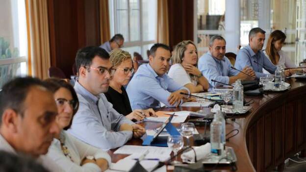 El Cabildo quitará los jinetes por ser «copias y no tener permiso»