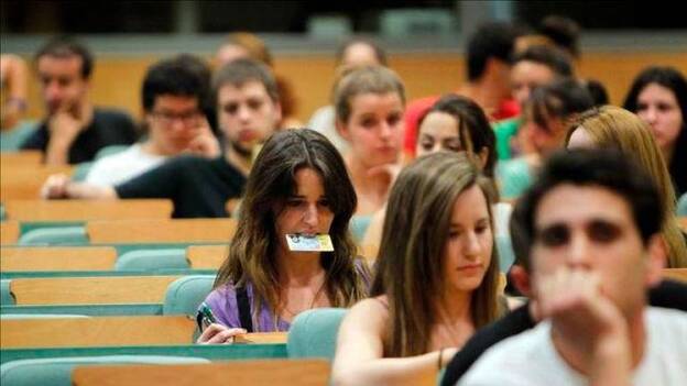 Maestros en el limbo: los aprobados sin plaza siguen fuera de las listas