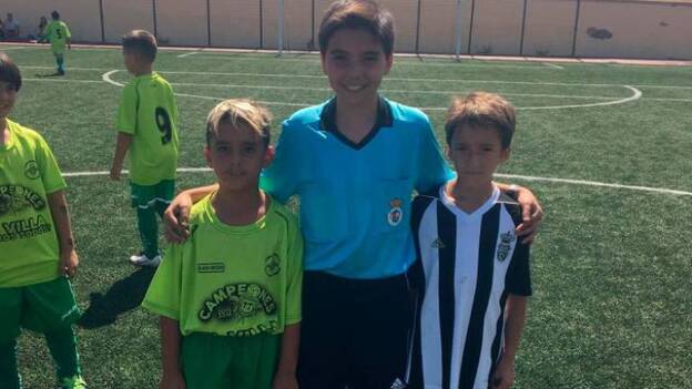 Ruymán Rodríguez debuta a los 12 años como colegiado en la categoría benjamín