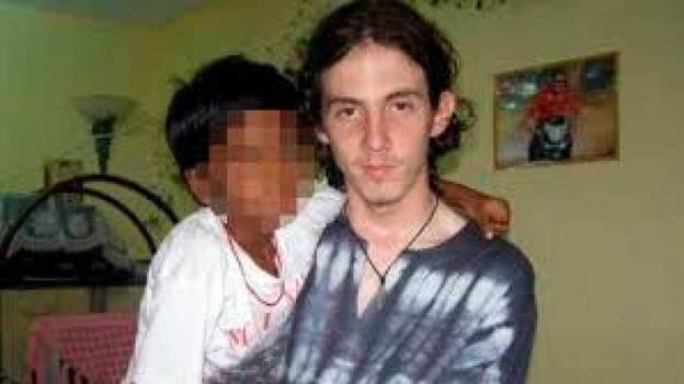 Apuñalan a un pederasta que abusó de más de 200 niños