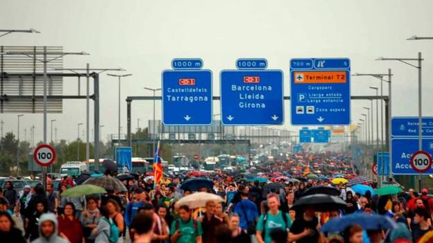 Las protestas independentistas colapsan los accesos al aeropuerto de El Prat