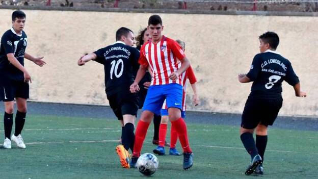 El Atlético Huracán B sigue su rumbo y lo adorna con goleada